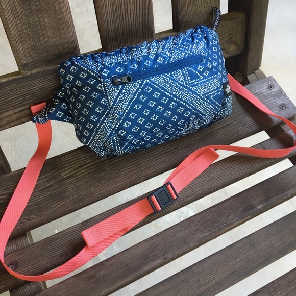 The North Face FANORAK Windbreaker / Fanny Pack - Picture 6 of 8